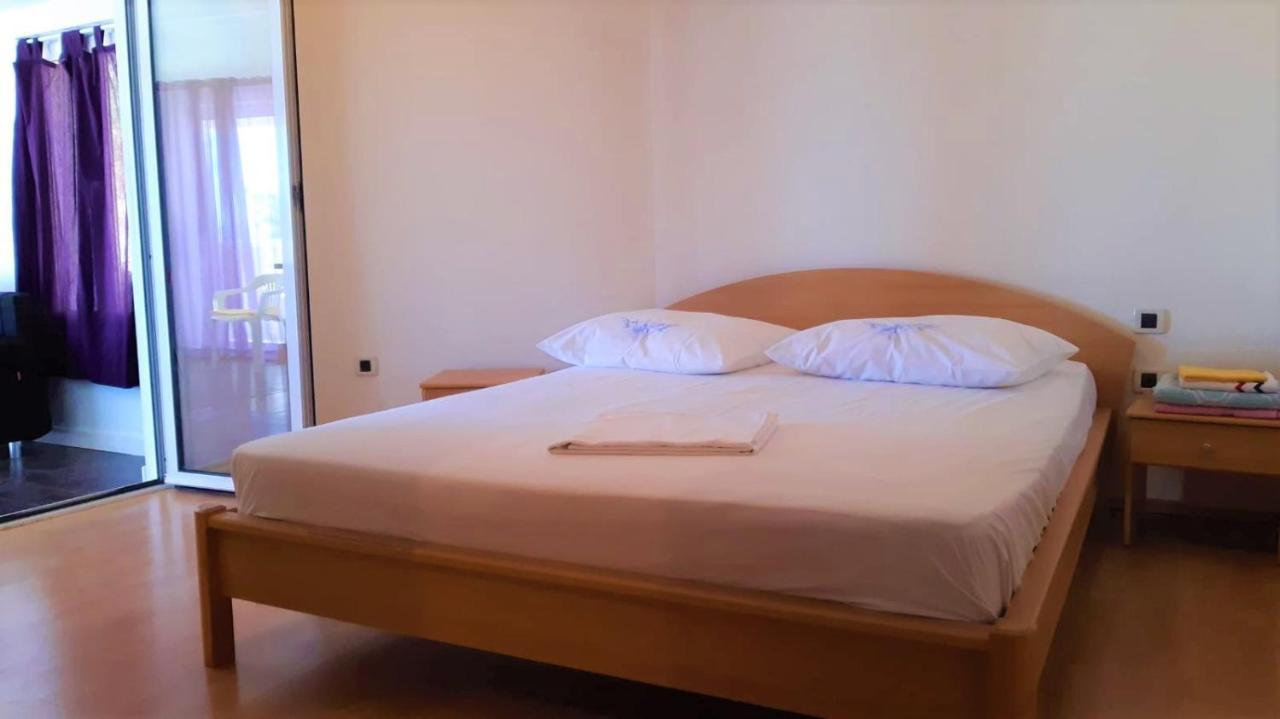Studio Apartment Brela Eksteriør billede